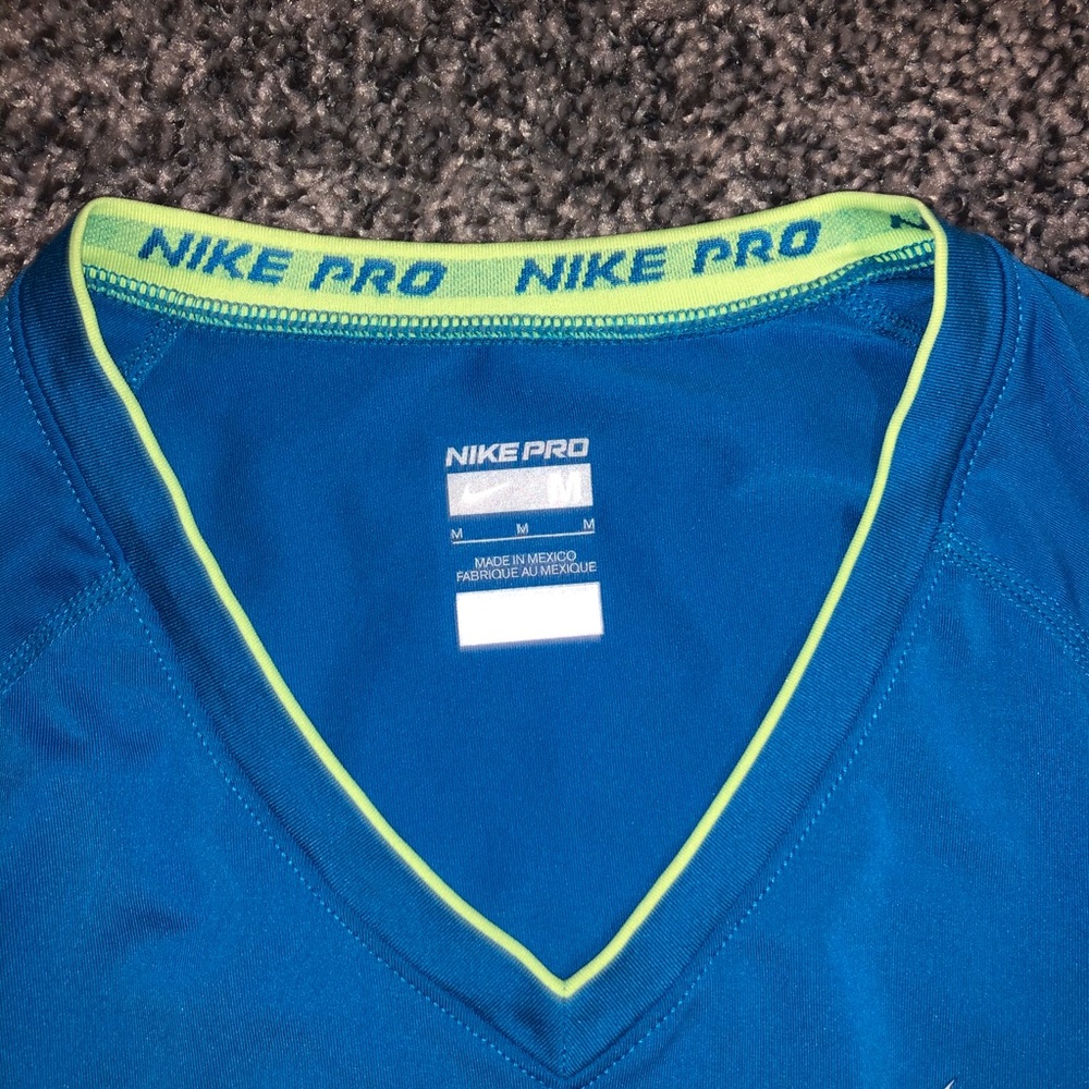 ❌SOLD❌ Nike Pro Dri Fit Tee - Picture 6 of 6